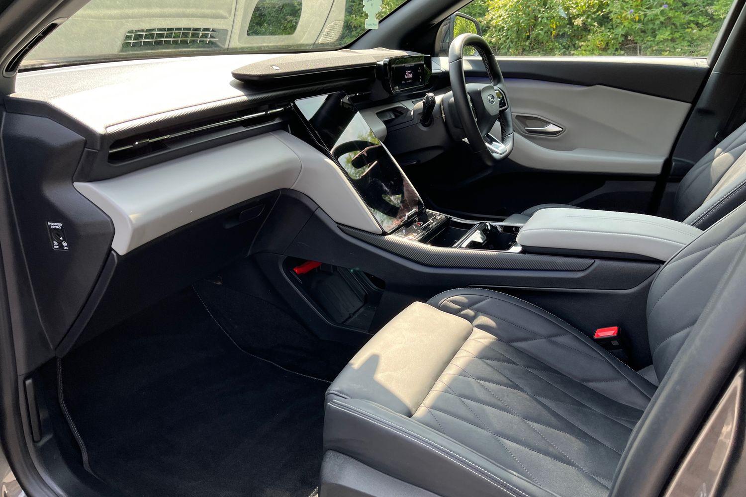 Ford Explorer Photo 17