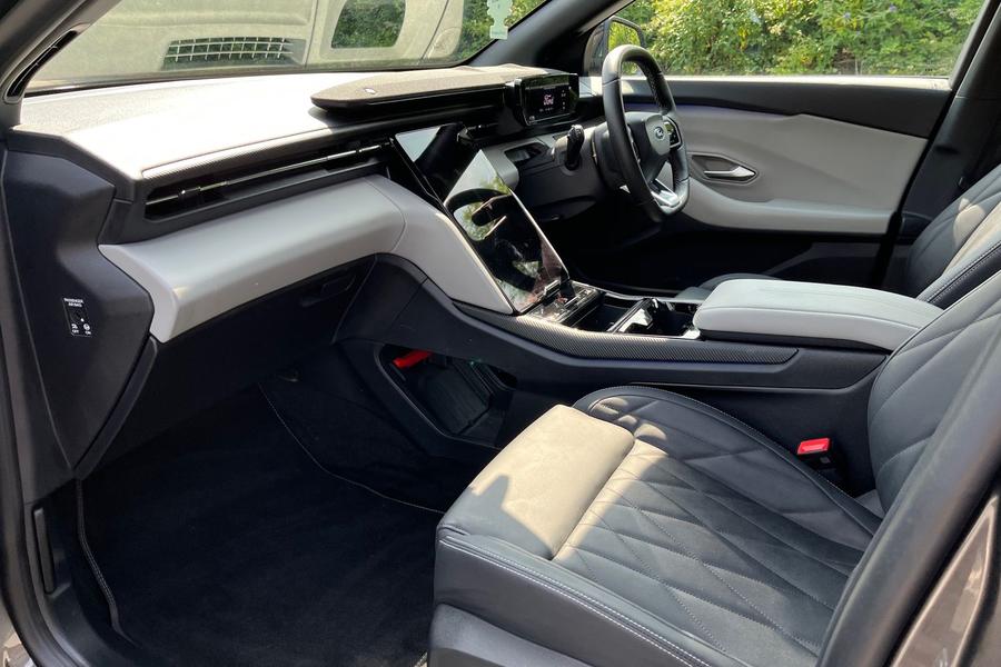 Ford Explorer Photo autoimg-f56baed3fa8b7dd668533d18c189ef2160254ef2.jpg