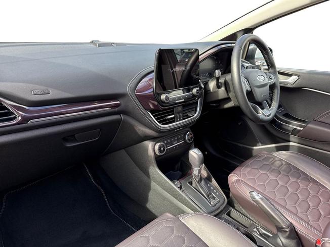 FORD Fiesta Photo 2