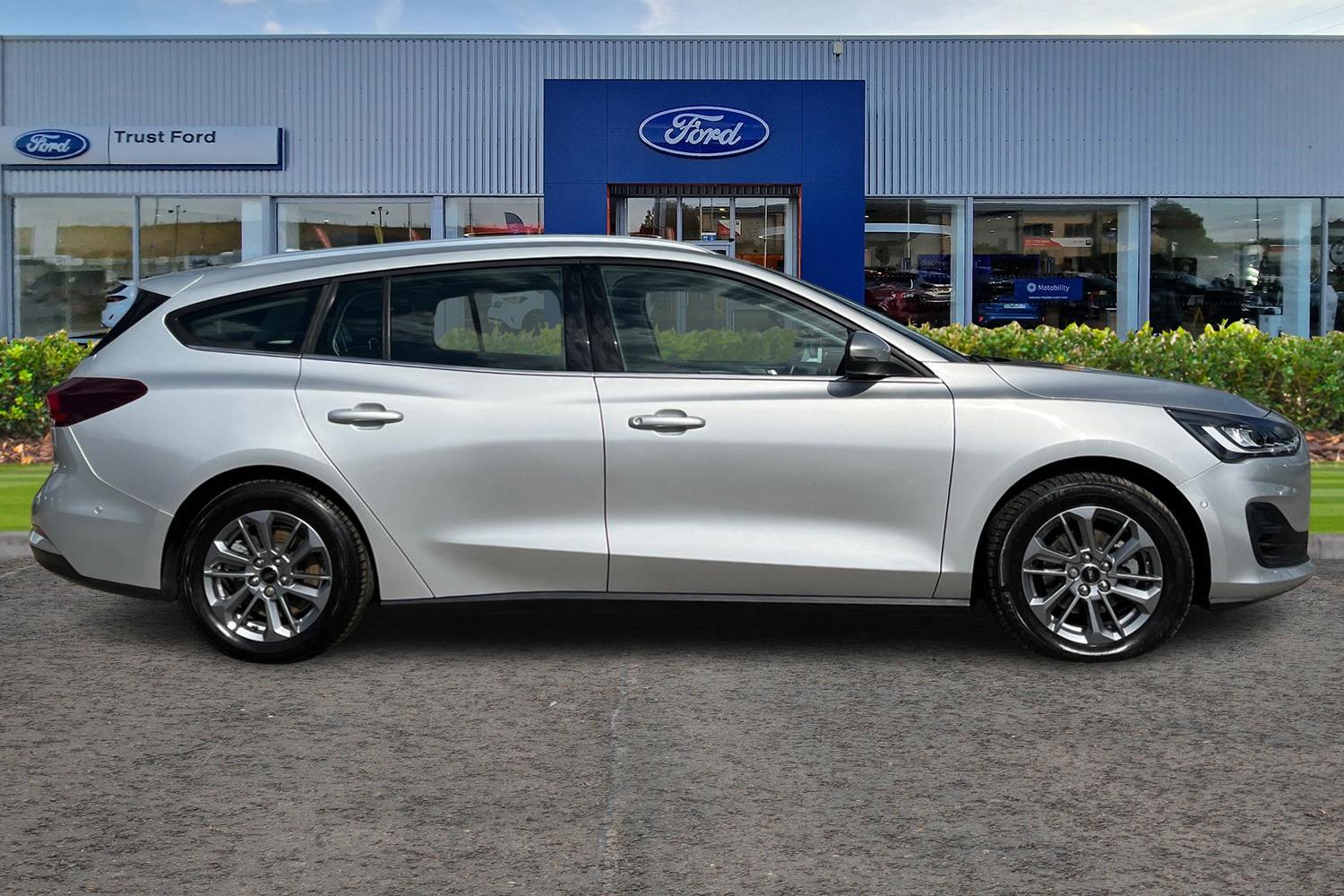 Ford Focus Photo 2