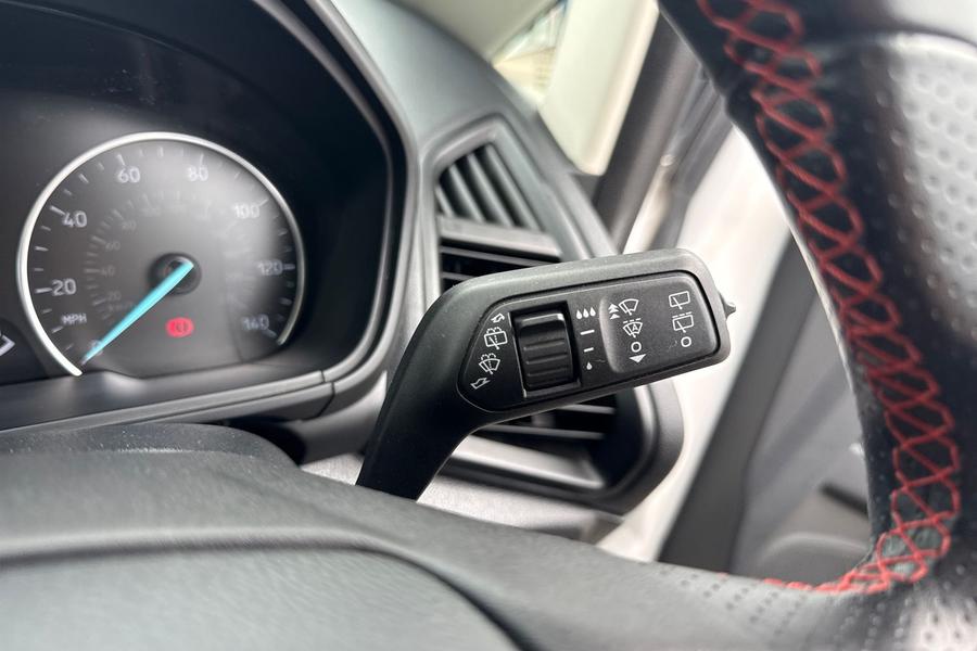 Ford ECOSPORT Photo autoimg-f57e1f52eaf497b136a4f0d641414d8dbeedf708.jpg