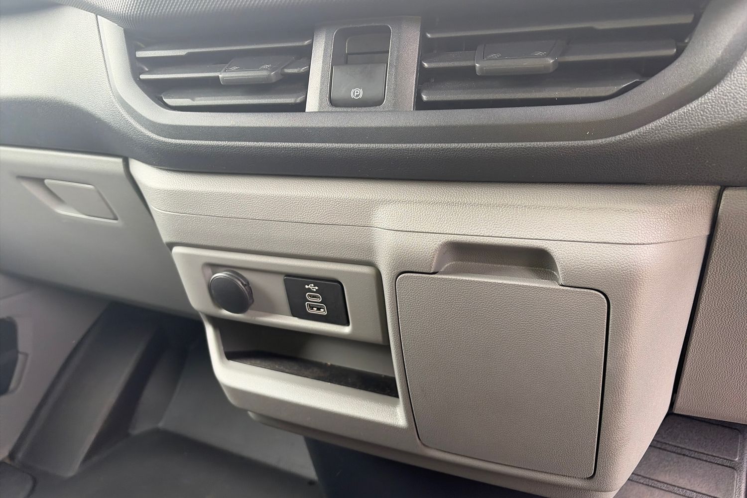 Ford TRANSIT CUSTOM Photo 31