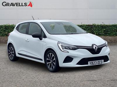 Used 2023 Renault Clio 1.6 E-TECH Evolution Hatchback 5dr Petrol Hybrid Auto Euro 6 (s/s) (145 ps) White at Gravells