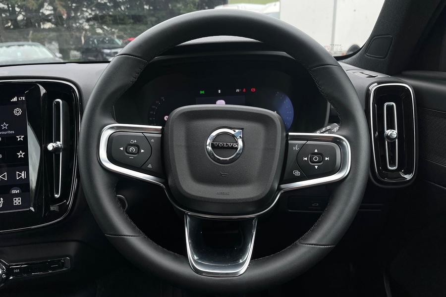 Volvo XC40 Photo autoimg-f584a5054a887fdf30a7c290e8312b2d580519c9.jpg