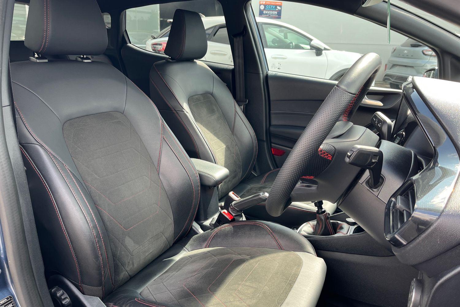 Ford Fiesta Photo 16