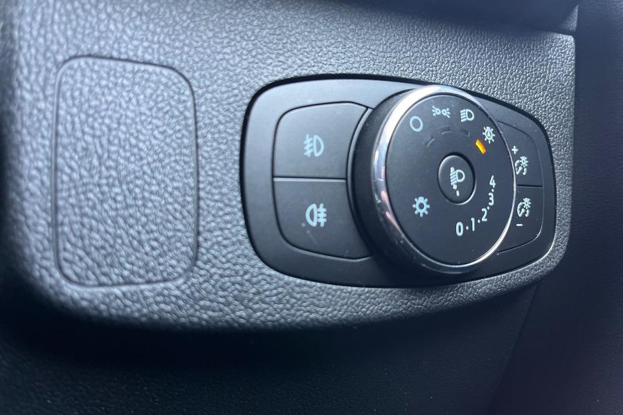 Ford FOCUS Photo autoimg-f592dd4e2aaa6290e388addcde5c672f240c80ee.jpg