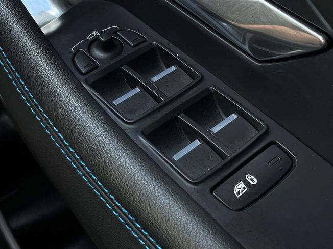 JAGUAR E-PACE Photo 39