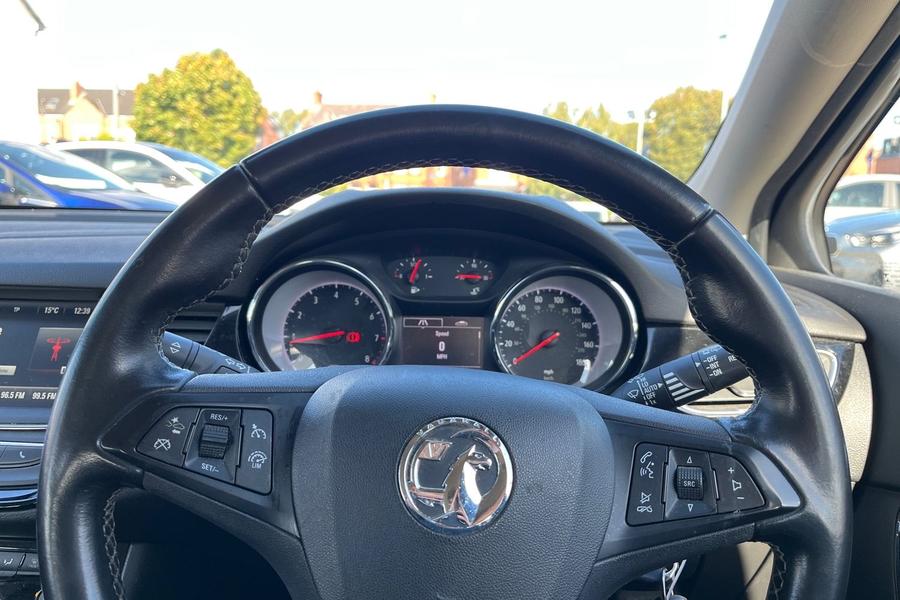 Vauxhall ASTRA Photo autoimg-f597a1bfbafe870fd8e5c2162a38dd30435ef7ca.jpg
