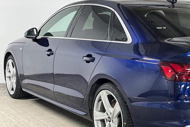 AUDI A4 Photo 26