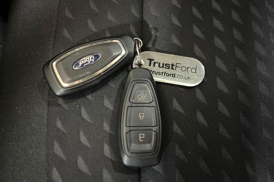 Ford FIESTA Photo autoimg-f59c0bfa6d89355a327aaa4484b0f21049b962c6.jpg