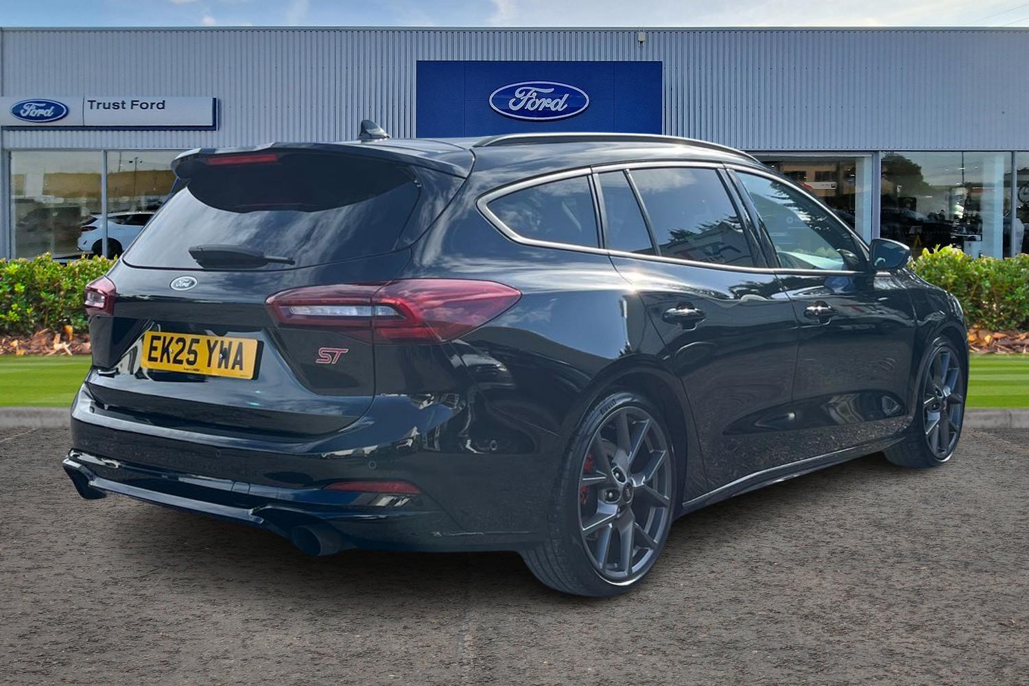 Ford FOCUS Photo 3