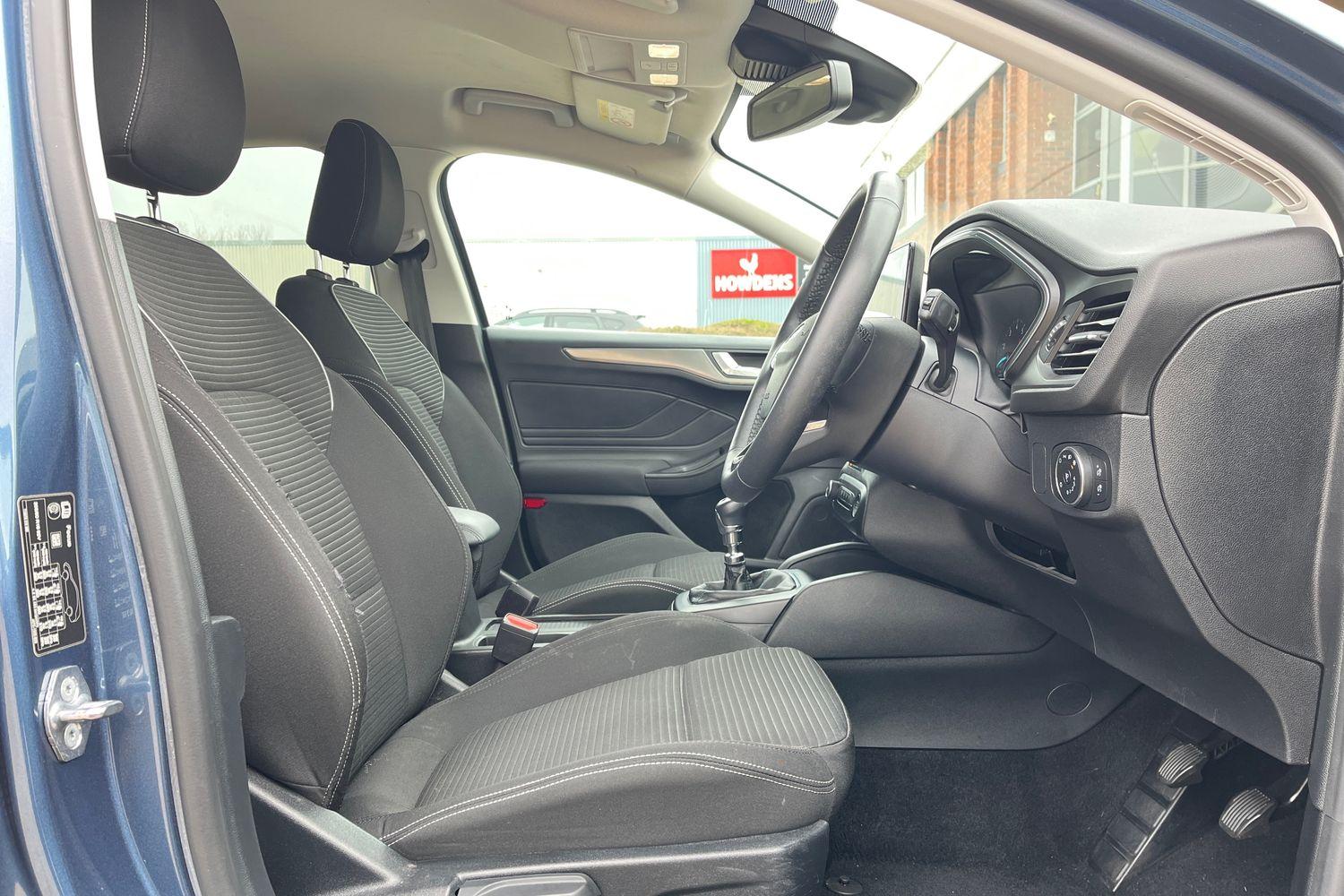 Ford Focus Photo 28