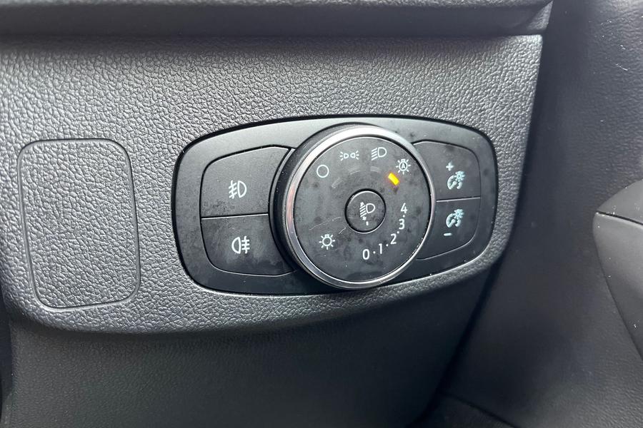 Ford FOCUS Photo autoimg-f5a0678ad9a45eb0d5ce224bd97661b8e526fa9f.jpg