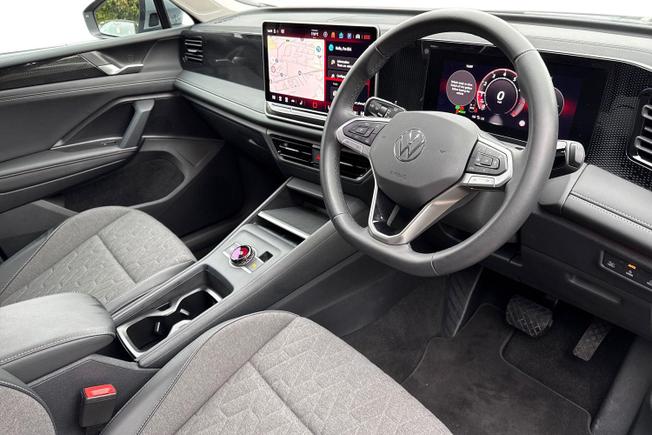VOLKSWAGEN Tiguan Photo 6