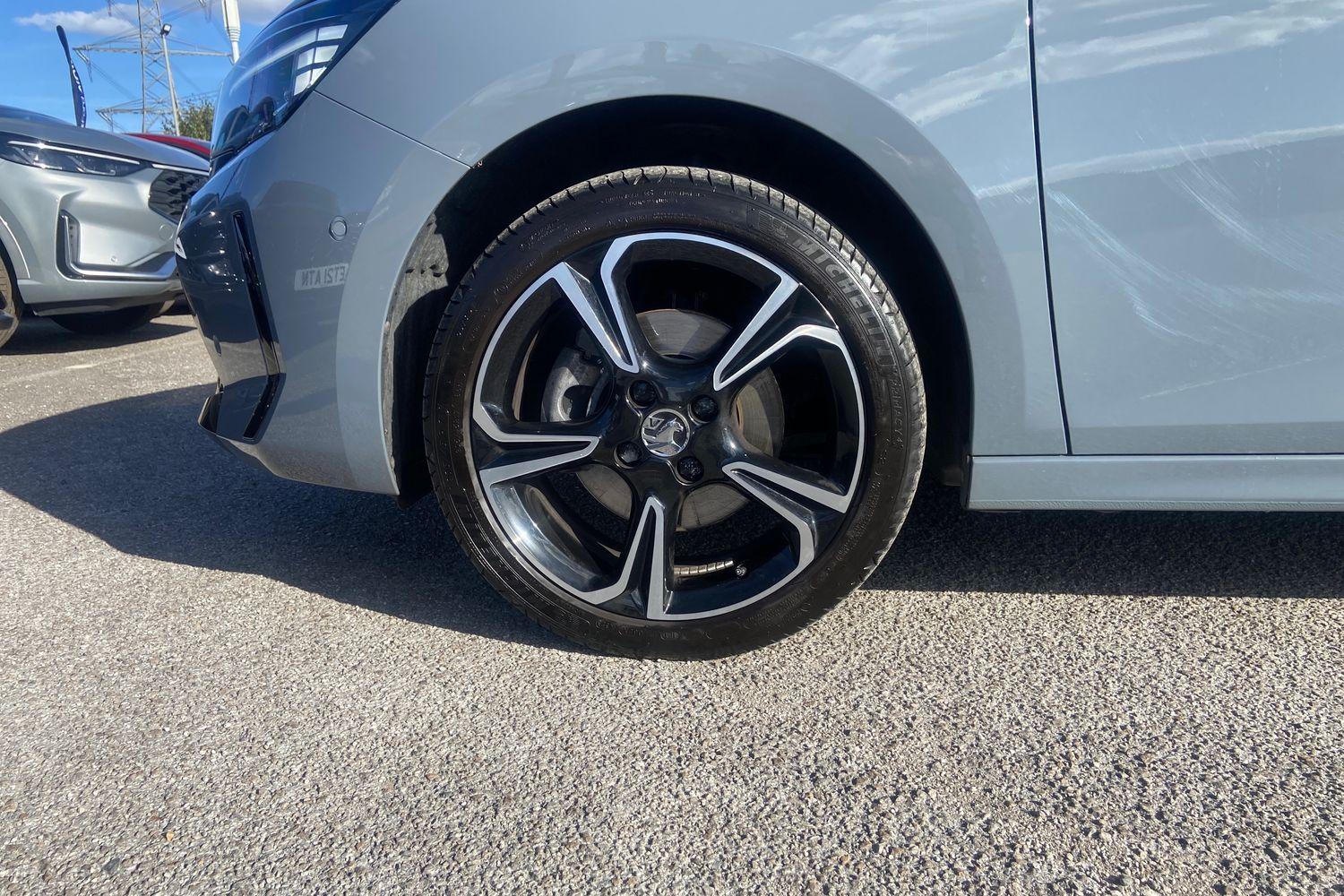 Vauxhall CORSA Photo 32