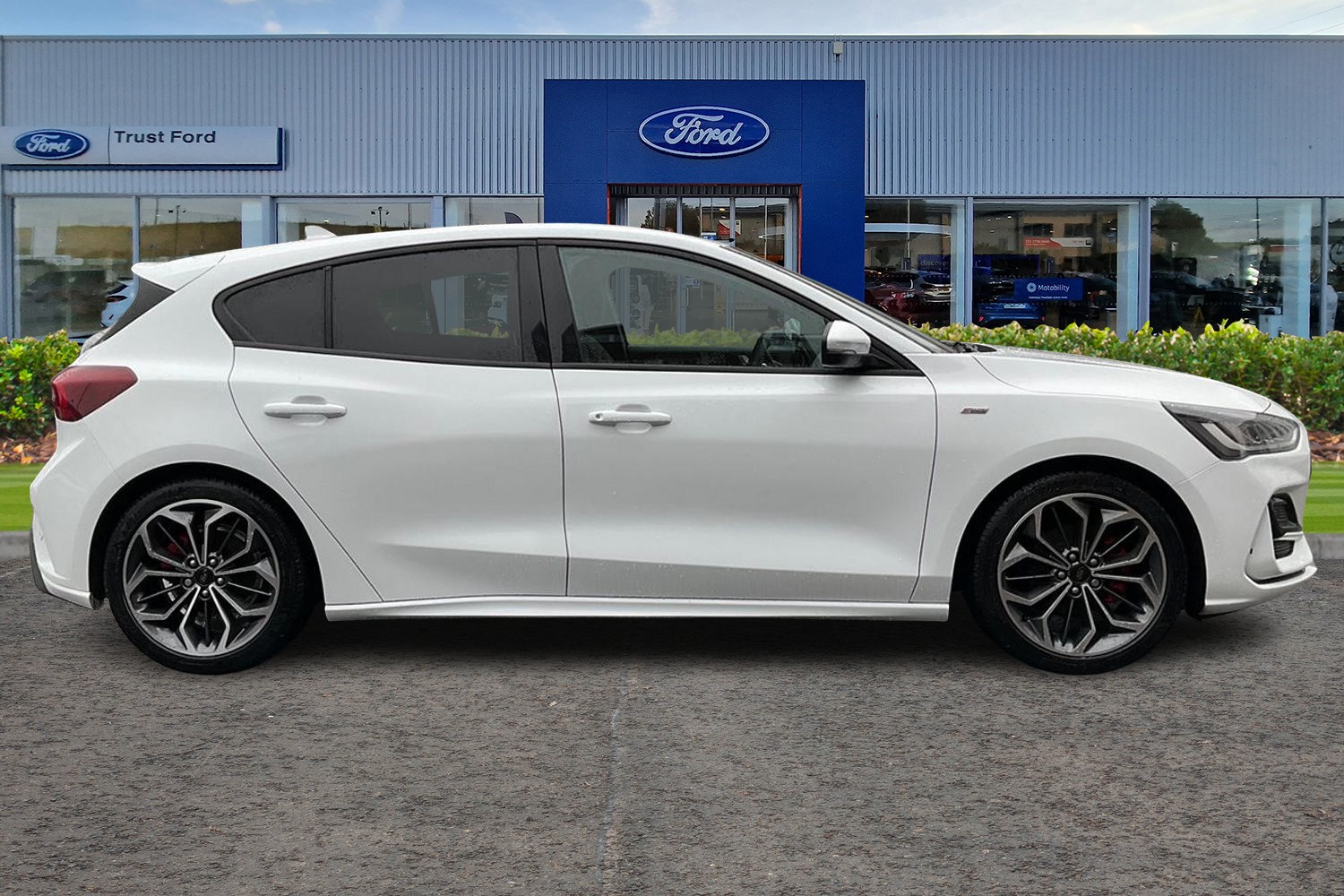 Ford Focus Photo 2
