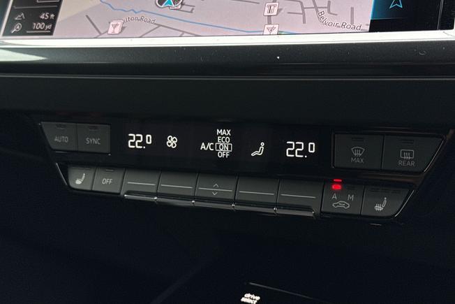 AUDI  Q4 Photo 28