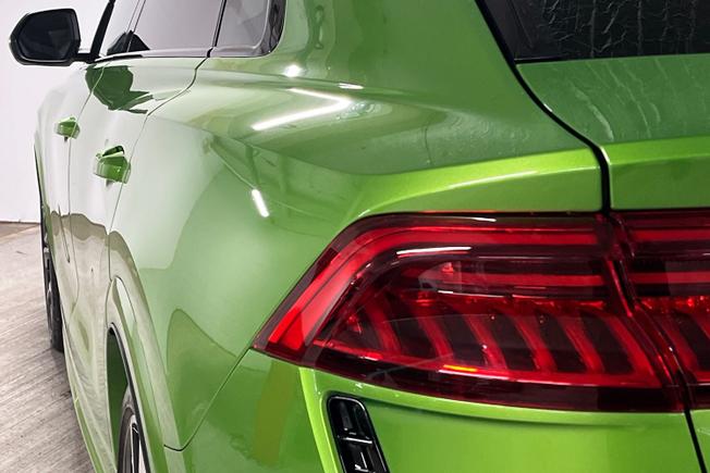 Audi RSQ8 Photo 36