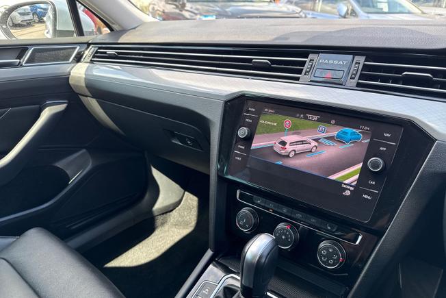 VOLKSWAGEN Passat Photo 39