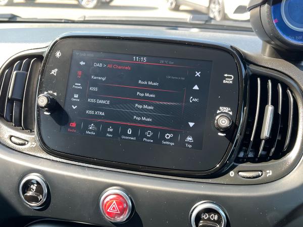 Abarth 695 Photo autoimg-f5aaa821405fdf1fca92cc6be7580d27844074ce.jpg