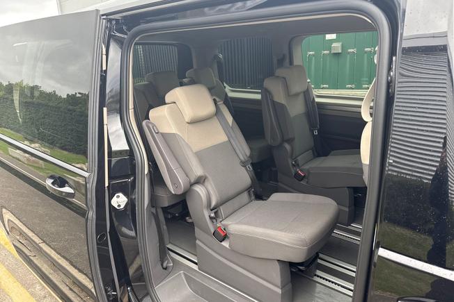 VOLKSWAGEN Multivan Photo 25