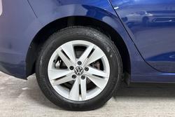 VOLKSWAGEN Golf Photo 5