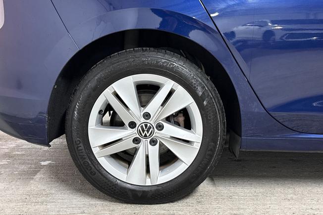 VOLKSWAGEN Golf Photo 5