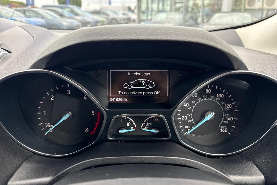 Ford KUGA Photo autoimg-f5abfe02ba1fe7f950a5afc311da9601b30ae1b8.jpg