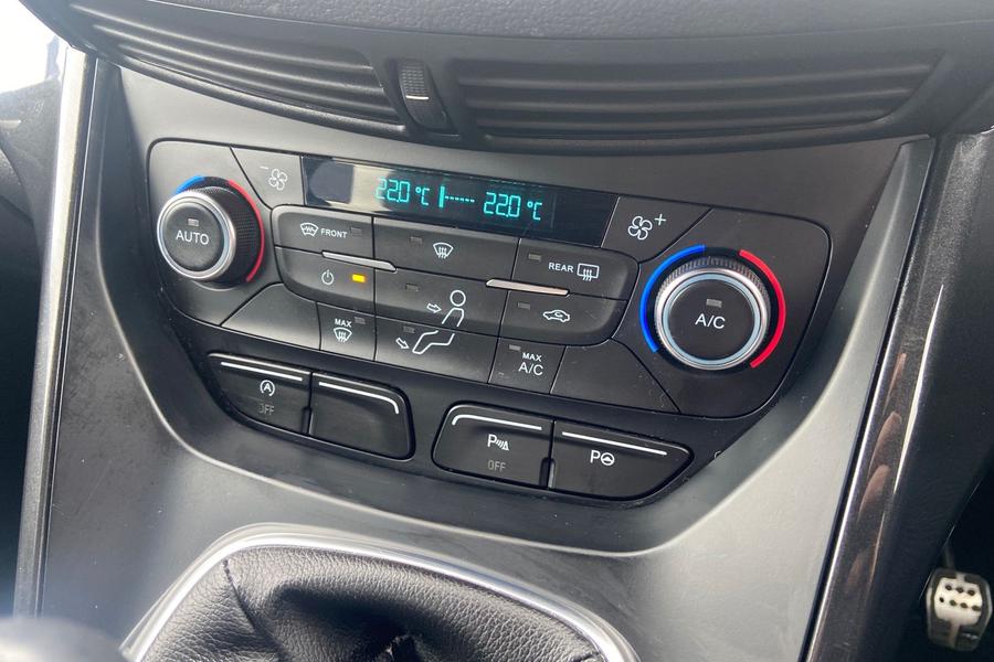 Ford KUGA Photo autoimg-f5ae20c69bf2258d57d1ee4806d38cec297336cb.jpg
