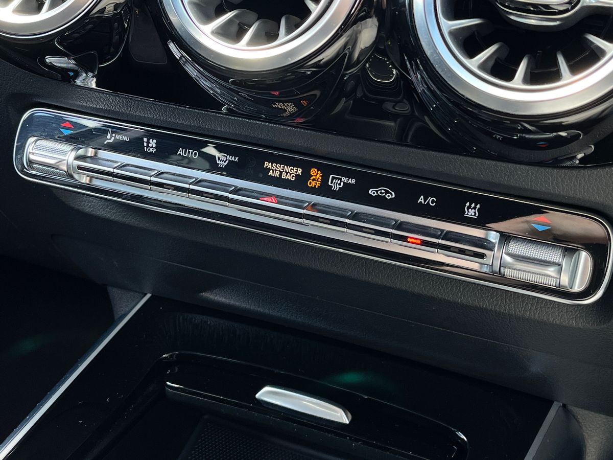Mercedes-Benz EQA Photo 12
