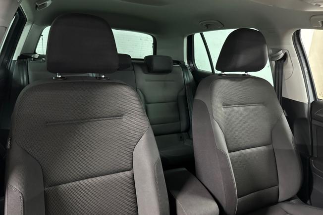VOLKSWAGEN Golf Photo 25