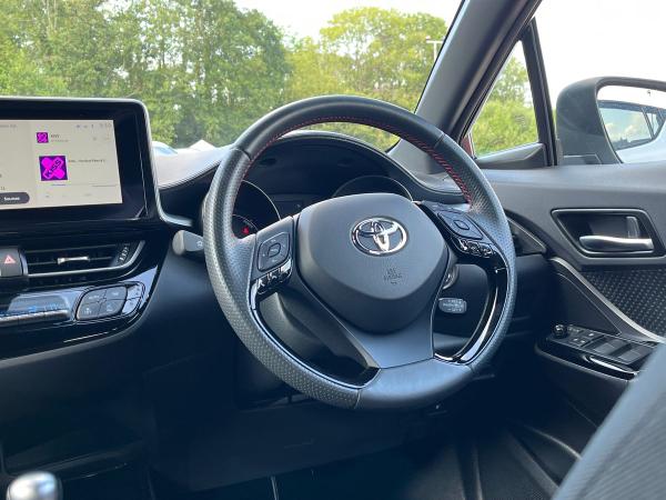 Toyota C-HR Photo autoimg-f5bcdc238e2a735dd84c542c2511d98d708981da.jpg