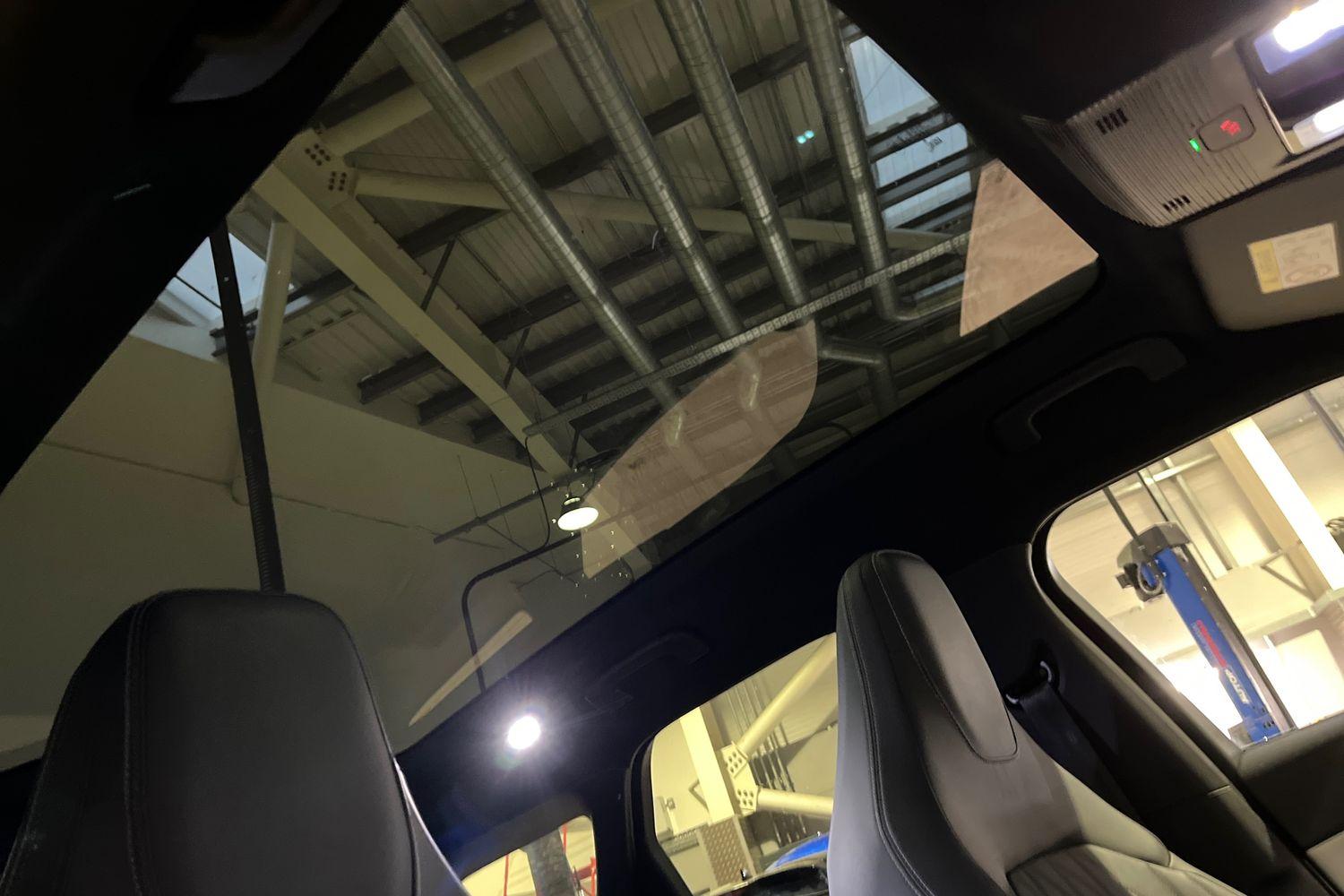 Ford EXPLORER Photo 23