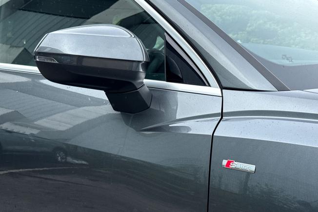 AUDI Q3 Photo 20