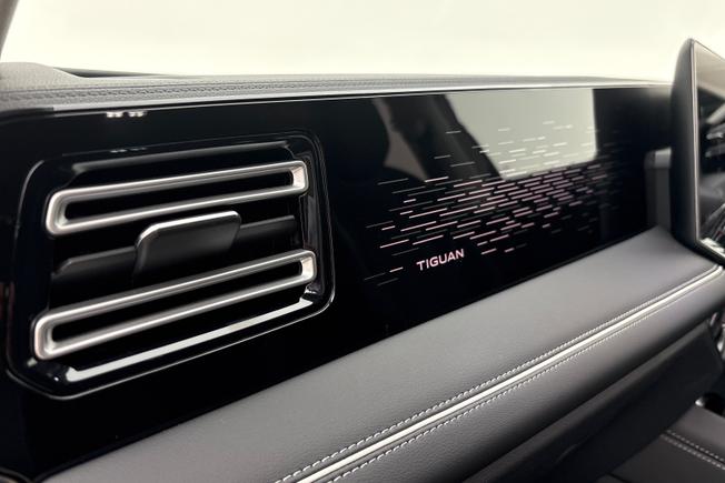 VOLKSWAGEN Tiguan Photo 25