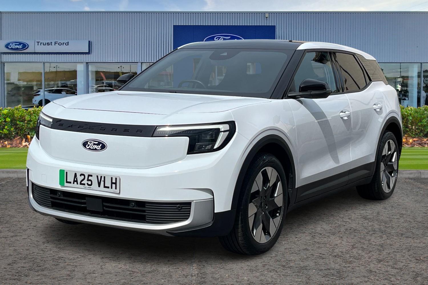 Ford Explorer Photo 4
