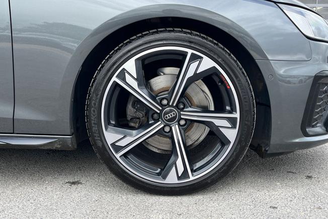 AUDI A4 Photo 5