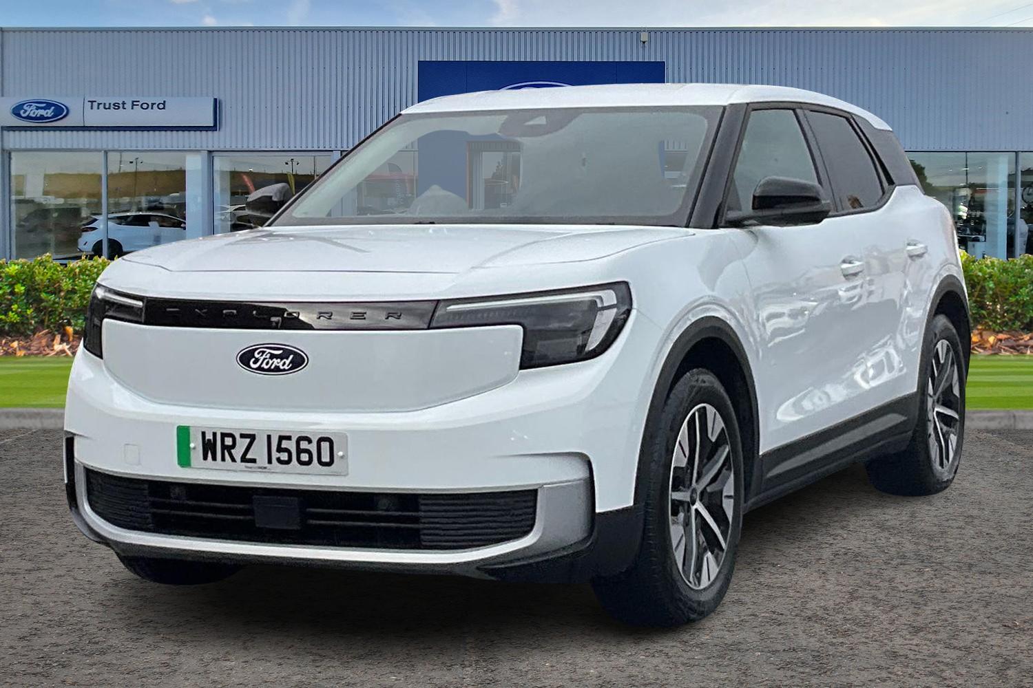 Ford Explorer Photo 4