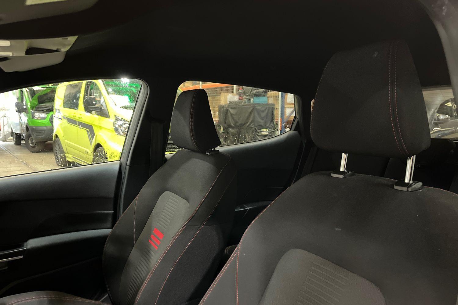 Ford FIESTA Photo 18