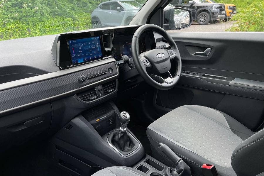Ford Tourneo Courier Photo autoimg-f5d437c772fd037681113c730af5249c39688254.jpg