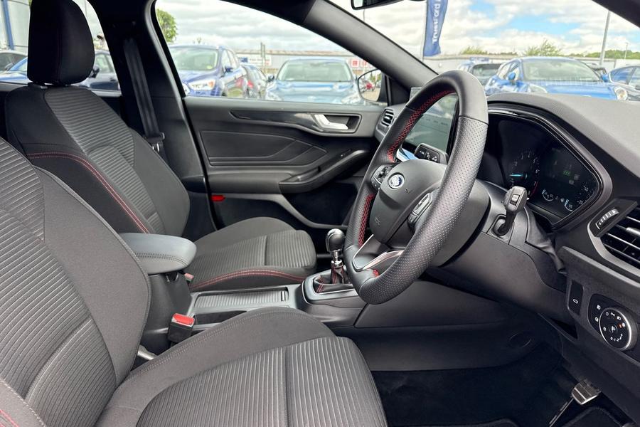 Ford FOCUS Photo autoimg-f5d66b99dbc8f56a74808af83be48e78039f3ed1.jpg