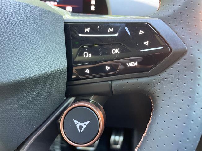 CUPRA Tavascan Photo 17