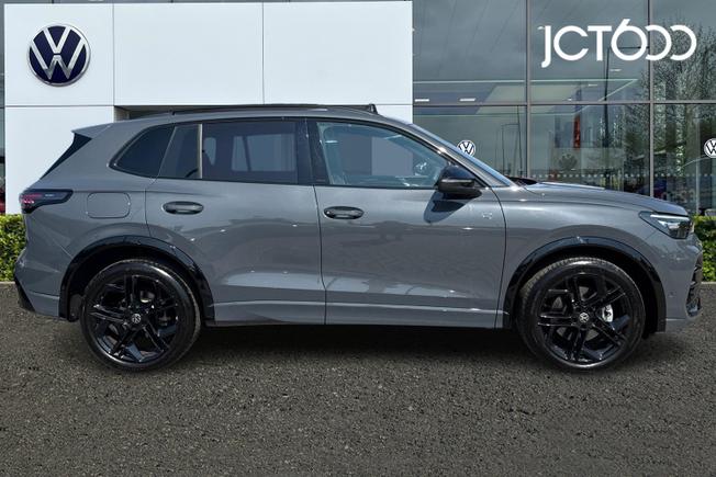 VOLKSWAGEN Tiguan Photo 4
