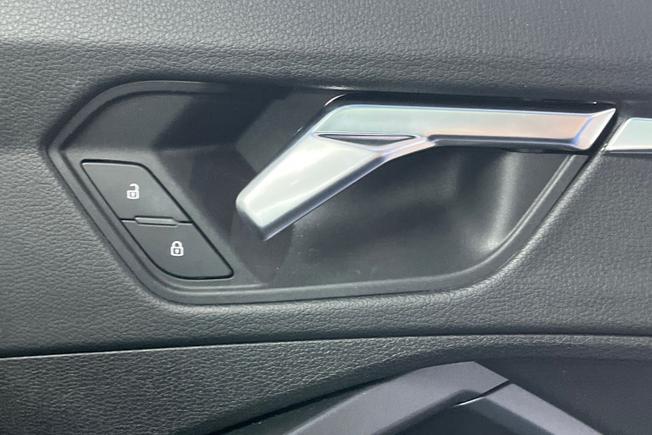AUDI Q3 Photo 29