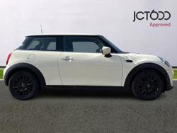 MINI Hatch Photo 4