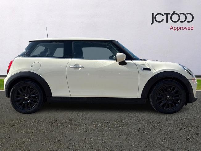 MINI Hatch Photo 4