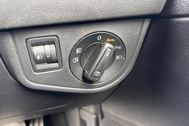 VOLKSWAGEN Taigo Photo 31