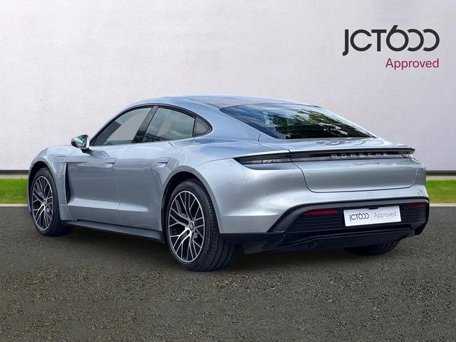 Porsche Taycan Photo 3