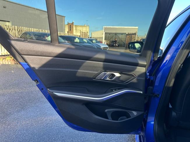 BMW 3 Series Photo 45