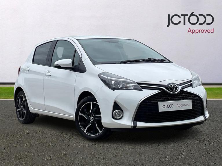 Used 2016 TOYOTA Yaris 1.33 Dual VVT-i Design Hatchback 5dr Petrol Manual Euro 6 (99 ps) White at JCT600